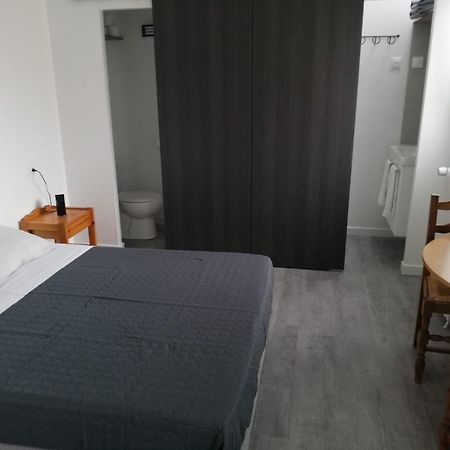 Hotel Le Breton Basse-Indre Exterior photo